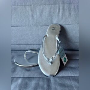 Shade & Shore Metallic Silver Sandals Size 8